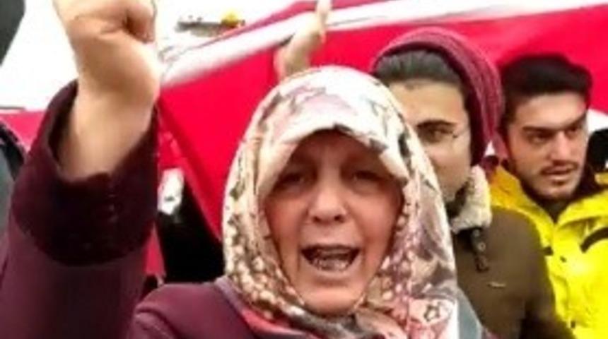 Şehit y&uuml;r&uuml;y&uuml;ş&uuml;ne damga vuran g&ouml;r&uuml;nt&uuml;: Ben o imansızları vurmaya hazırım!