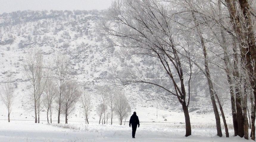 Doğu Anadolu&rsquo;da karla karışık yağmur ve kar yağışı