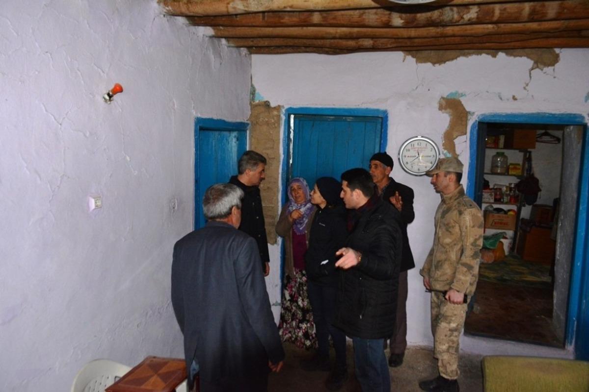 Vali Baruş&rsquo;tan depremzedelere ziyaret