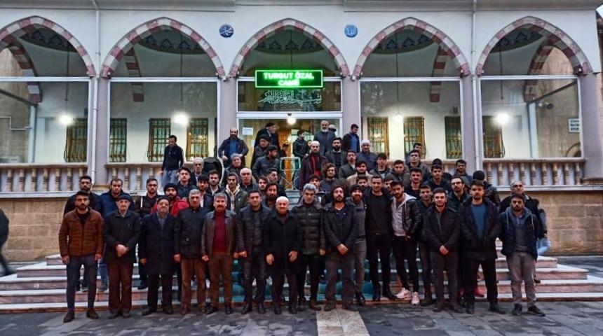 Şehitler i&ccedil;in sabah namazında buluştular