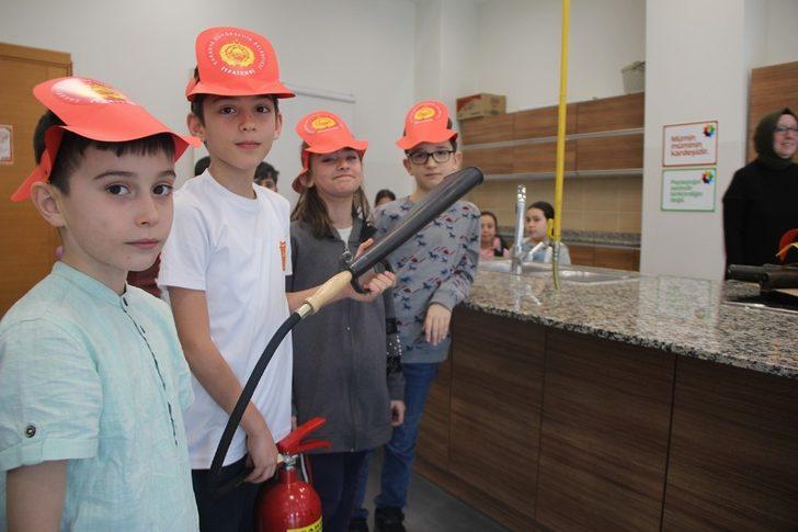 Öğrenciler Sivil Savunma Günü’nde tatbikat gerçekleştirdi G2