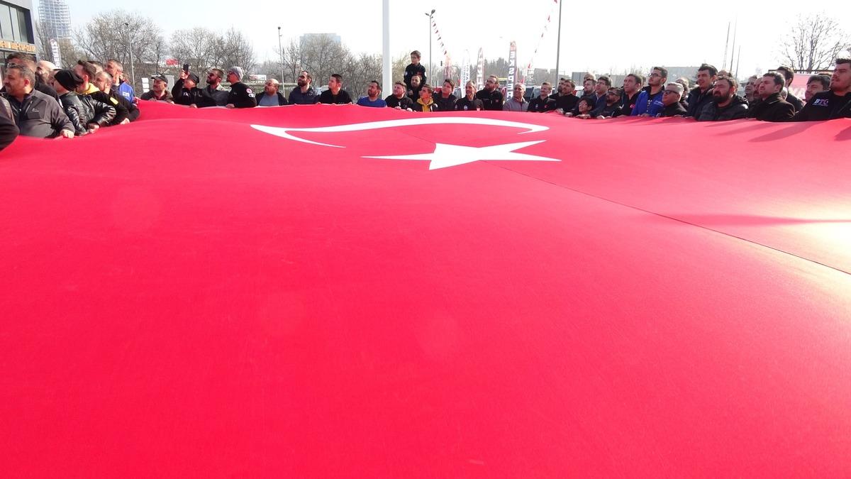 Şehitler i&ccedil;in tek y&uuml;rek oldular