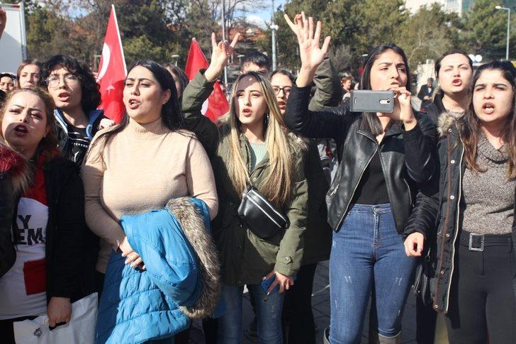 Kırıkkale’de bayrağını alan meydana koştu G3