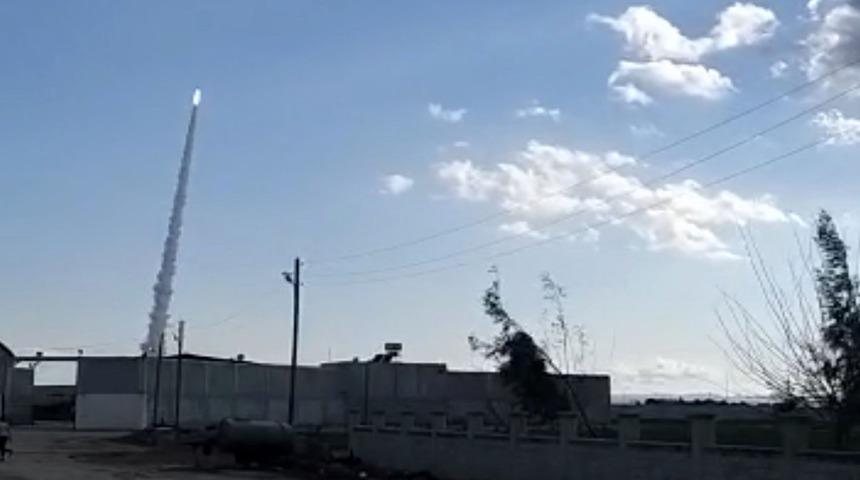 Hatay'da hareketlilik! F&uuml;zeler peş peşe ateşlendi