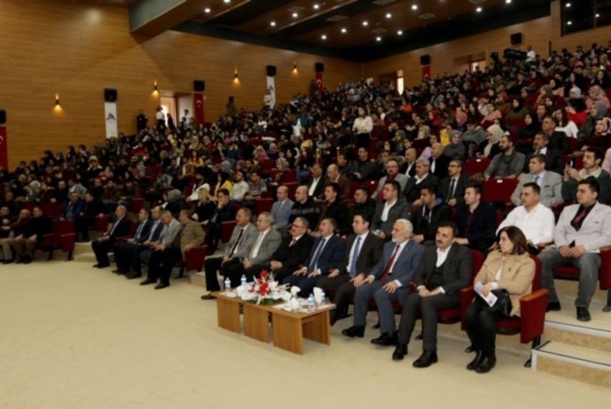 Aİ&Ccedil;&Uuml;&rsquo;de &ldquo;Korona Vir&uuml;s Hijyen ve Enfeksiyondan Korunma&rdquo; konferansı d&uuml;zenlendi