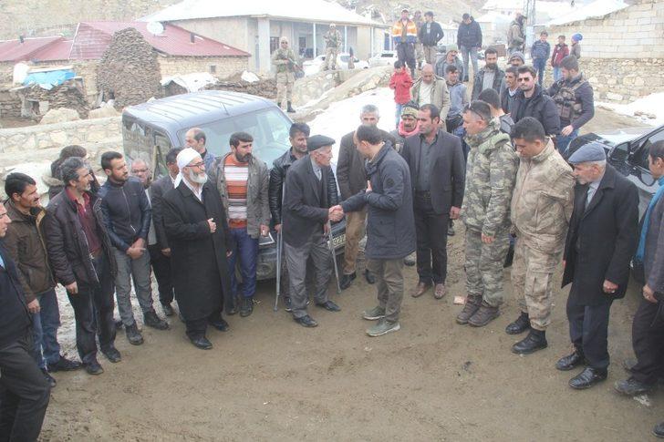 Depremden etkilenen mahallelere ‘geçmiş olsun’ ziyareti G5