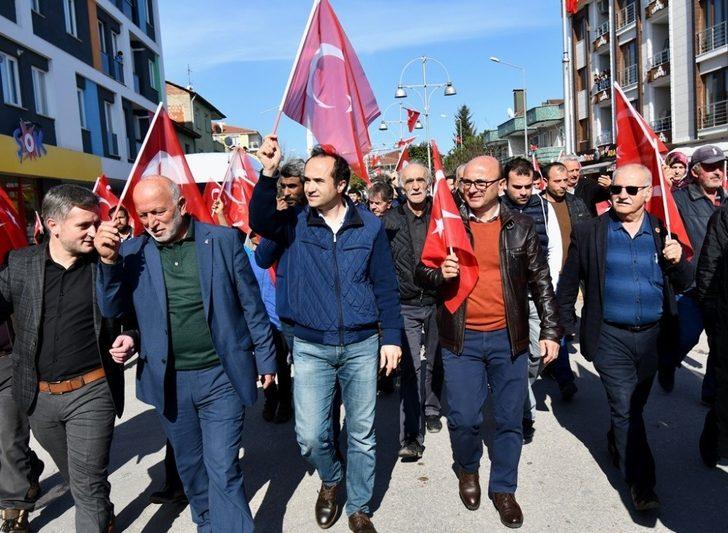 Altınova tek yürek, tek ses: ’şehitler ölmez, vatan bölünmez’ G3