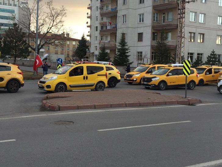 Taksiciler Şehitler İçin Şehir Turu Attı G3