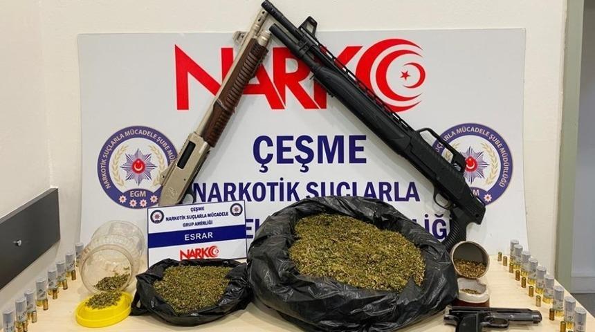 &Ccedil;eşme&rsquo;de polis ve jandarmadan ortak uyuşturucu operasyonu