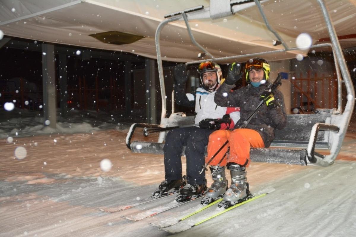 Sarıkamış&rsquo;ta gece kayağı