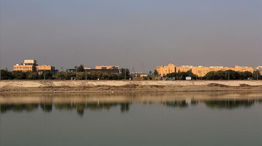 Irak'ta ABD B&uuml;y&uuml;kel&ccedil;iliği yakınına 2 f&uuml;ze d&uuml;şt&uuml;!