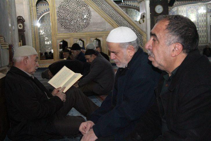 Tüm camilerde 'Bahar Kalkanı Harekatı' için Fetih Suresi G1