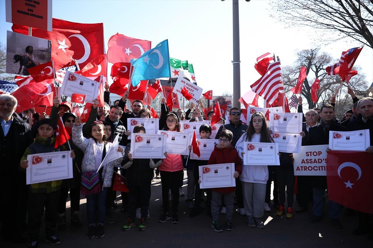 Beyaz Saray &ouml;n&uuml;nde T&uuml;rkiye'ye destek g&ouml;sterisi