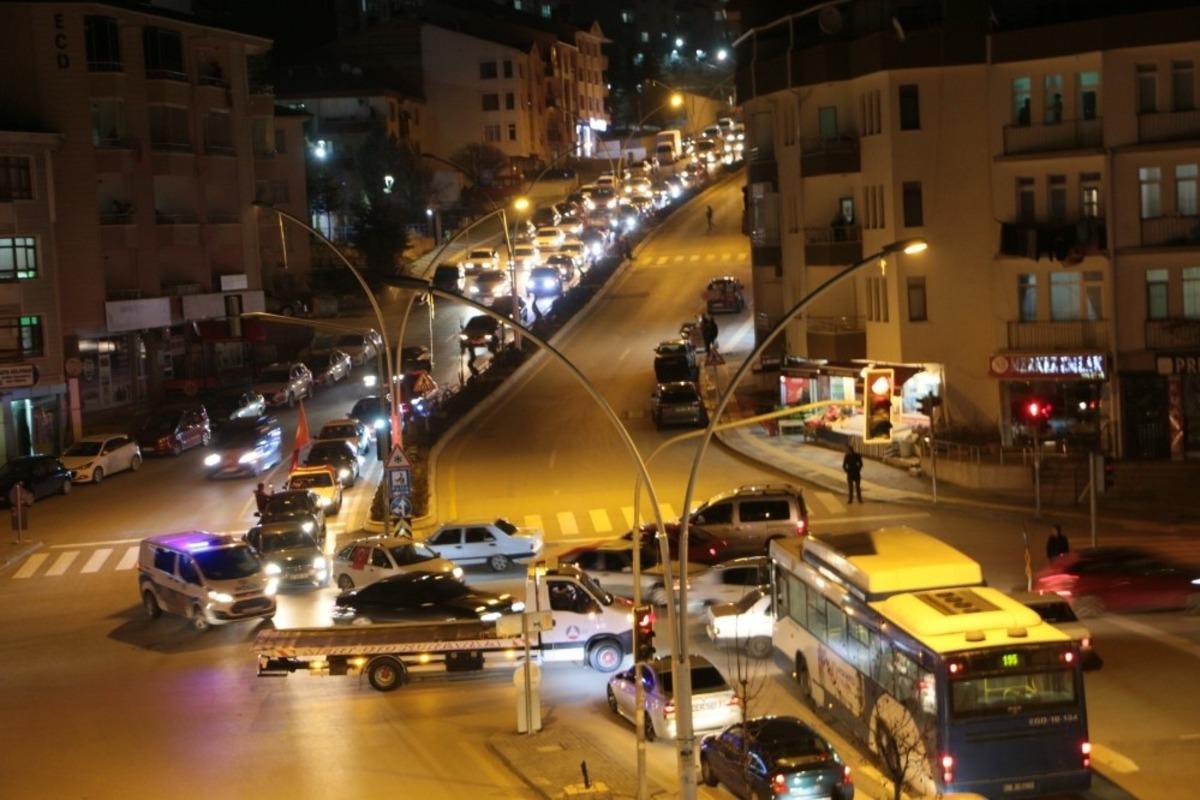 G&ouml;lbaşı&rsquo;da İdlib şehitleri i&ccedil;in konvoy d&uuml;zenlendi