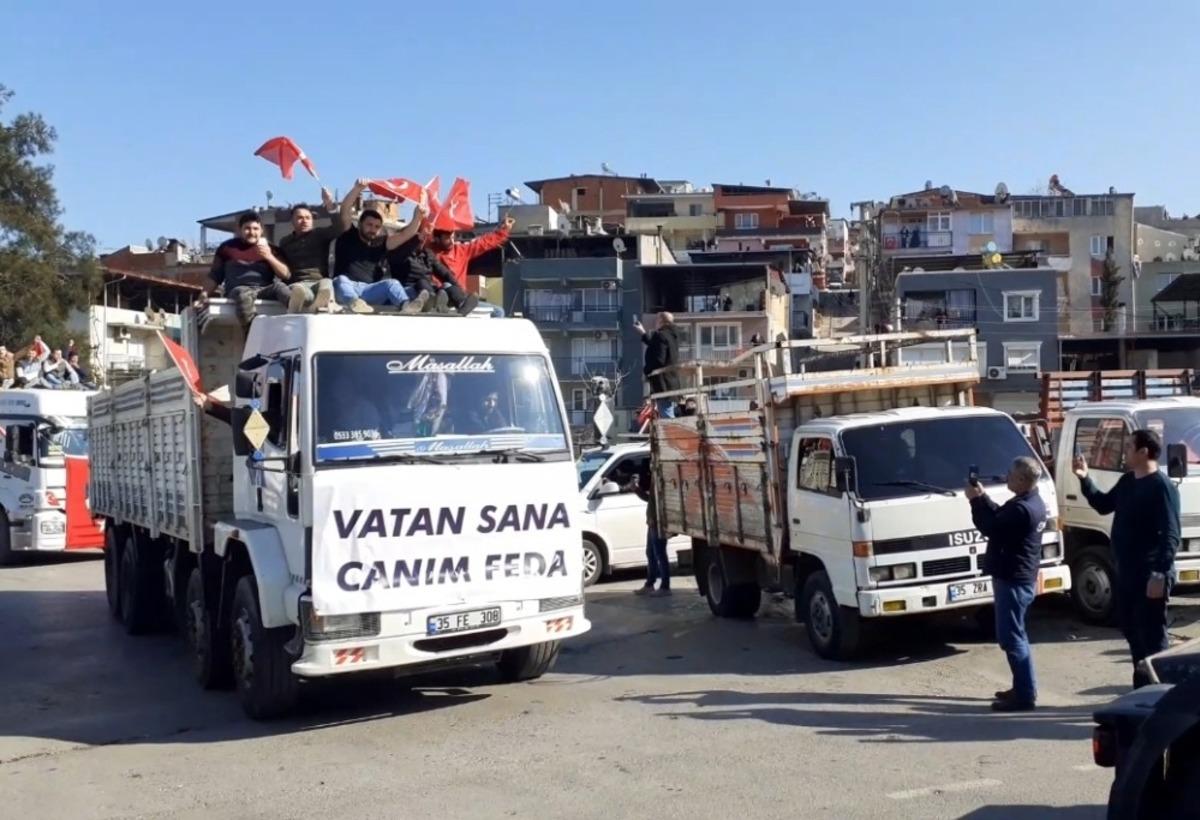 İzmir&rsquo;de şehitlere saygı konvoyu