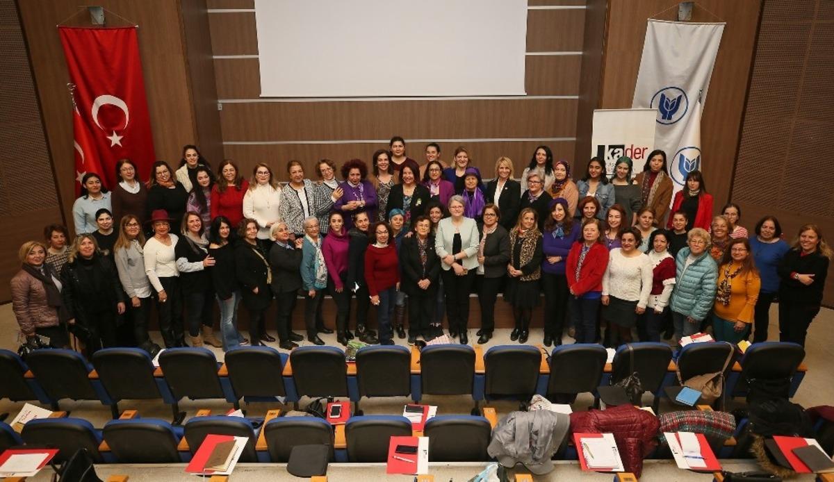 Kadınlar i&ccedil;in siyaset okulu