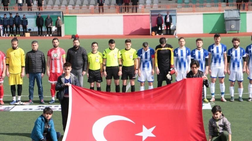 G&ouml;lbaşı Belediyespor yerini koruyor