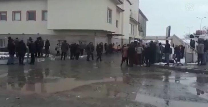 Ağrı'da son dakika haberi! Gürbulak Gümrük Müdürlüğü aracına roketli saldırı G5