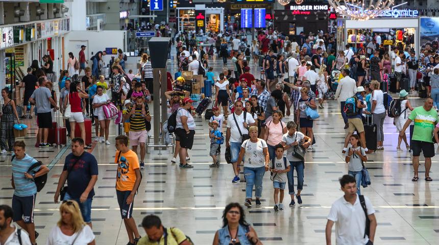 Antalya turizminde üst üste rekor