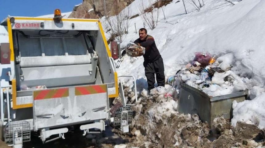 Temizlik iş&ccedil;ilerinin zorlu &ccedil;alışması