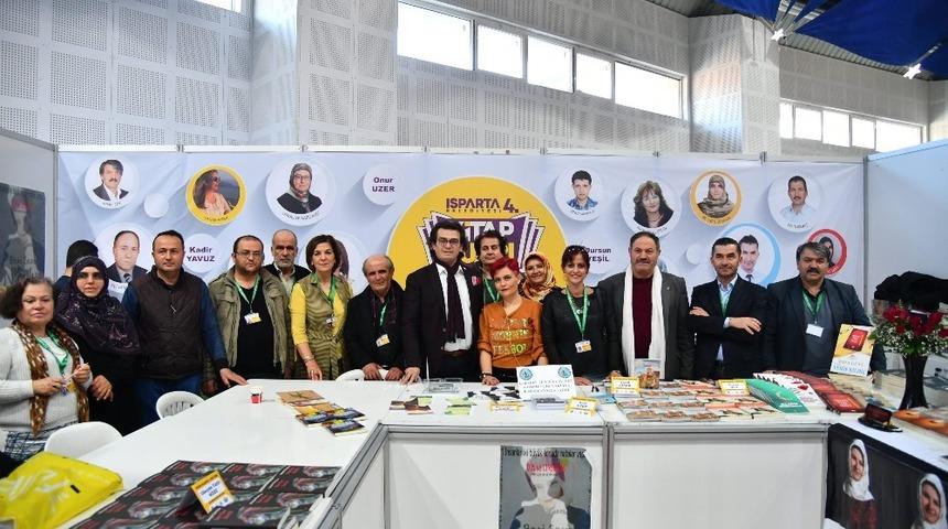 32 yerel yazar için ilk kez kitap fuarında stant açıldı