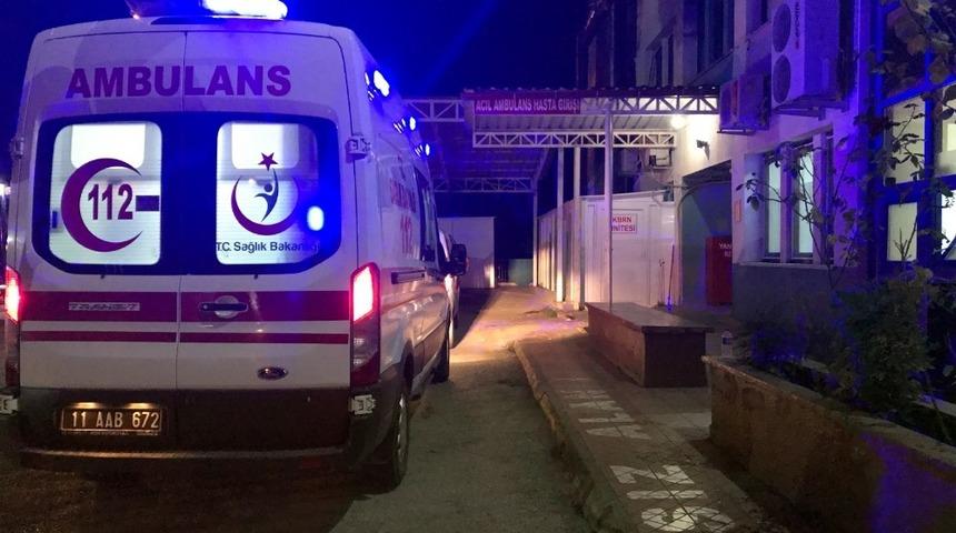 Kontrol &ccedil;ıkan ara&ccedil; ağaca &ccedil;arparak durabildi, 1 yaralı