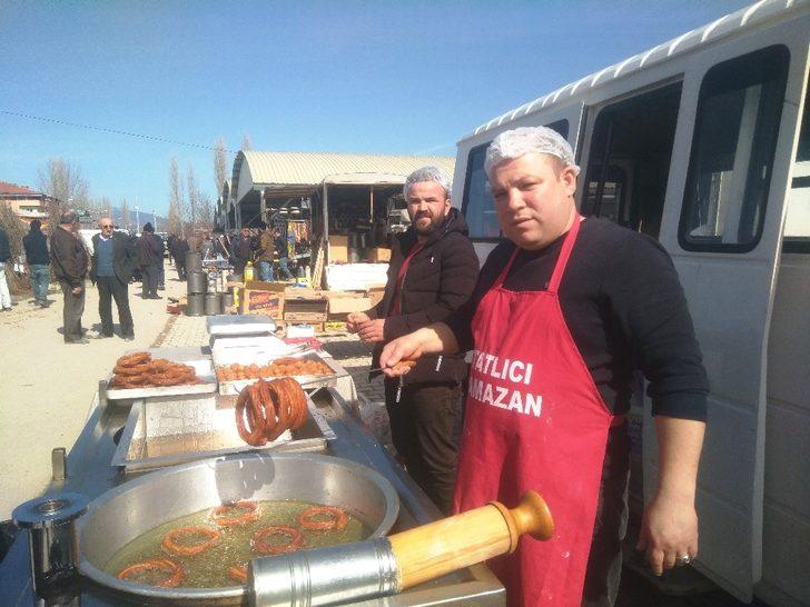 Mobil tatlıcı semt pazarlarında G1