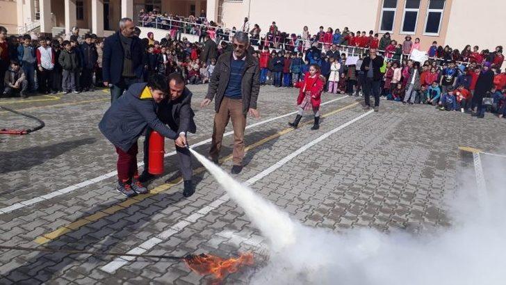 Öğrencilerden yangın tatbikatı G1