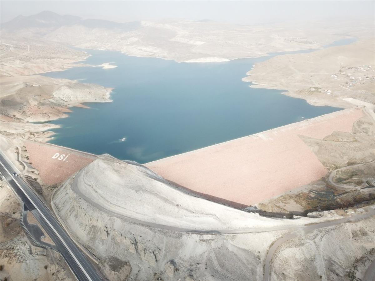 DSİ Malatya&rsquo;da 8 baraj 1 g&ouml;let yaptı