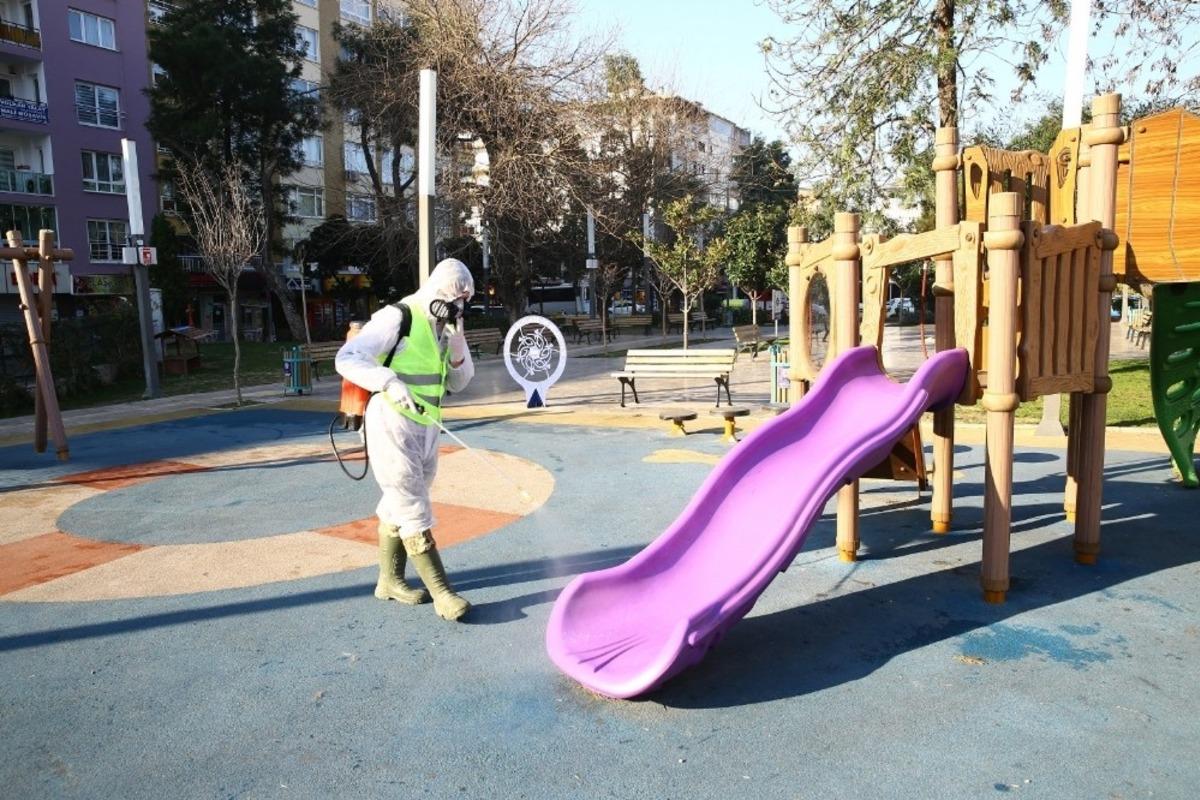 &Ccedil;ocukların oyun alanlarını dezenfekte edildi
