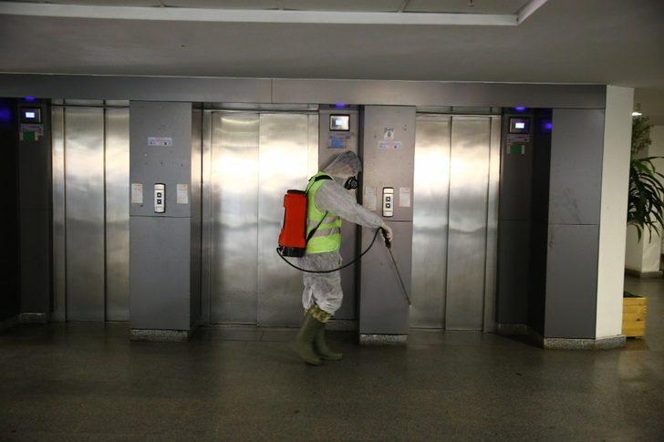 Çocukların oyun alanlarını dezenfekte edildi G2