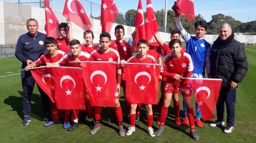 Fraport TAV Antalyasporun altyapından Mehmet&ccedil;iğe selam