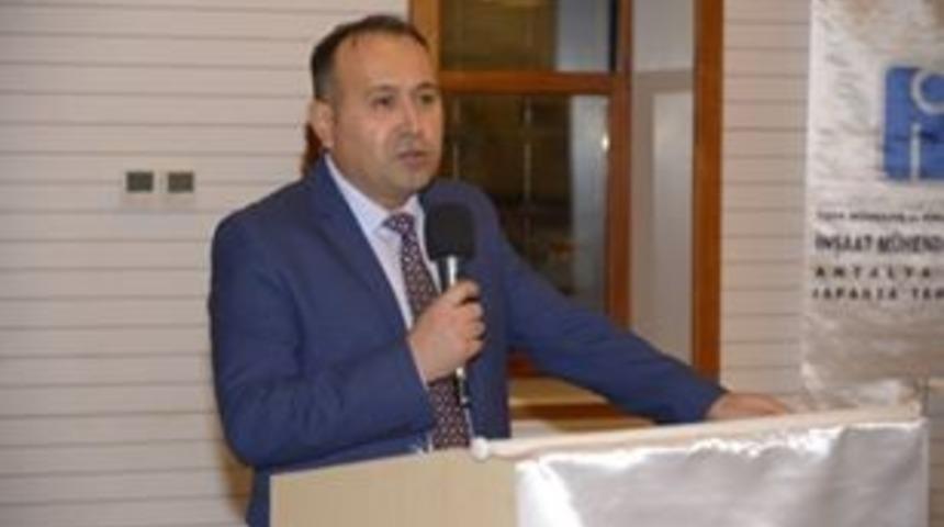 Korkmaz: " Depremin afete d&ouml;n&uuml;şmesi ve bu durumun bir t&uuml;rl&uuml; &ouml;nlenememesinin sorunun ana kaynağını oluşturur"