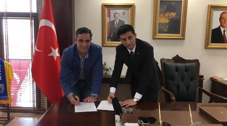 MHP&rsquo;li başkandan iş&ccedil;ilere y&uuml;zde 20 zam