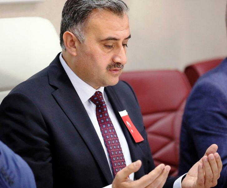 Develi Belediyesi meclisinde şehitler için dua edildi G2