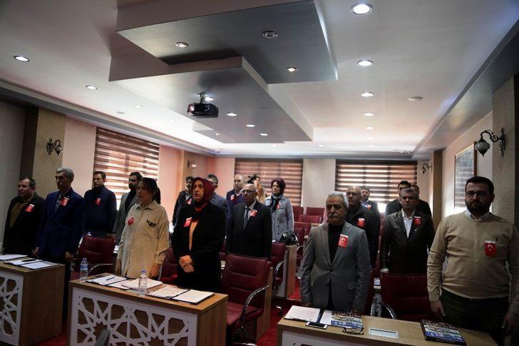 Develi Belediyesi meclisinde şehitler için dua edildi G3