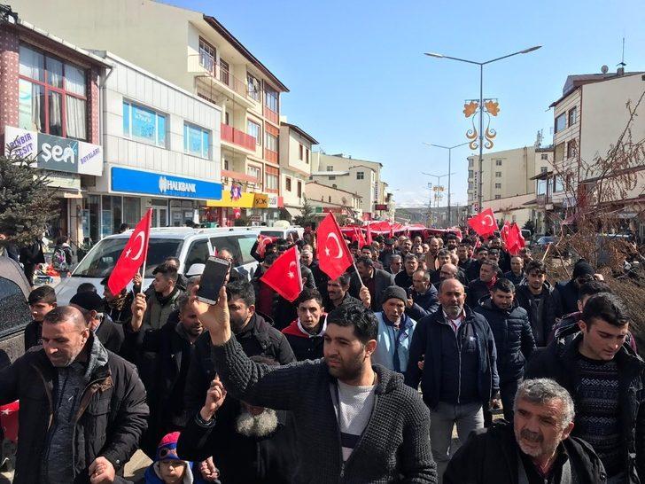 Horasan’da vatandaşlar, İdlib şehitleri için yürüdü G2