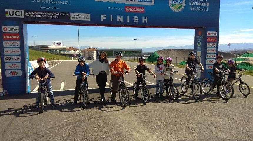 Ayçiçeği Bisiklet Vadisi misafirlerini ağırlamaya devam ediyor