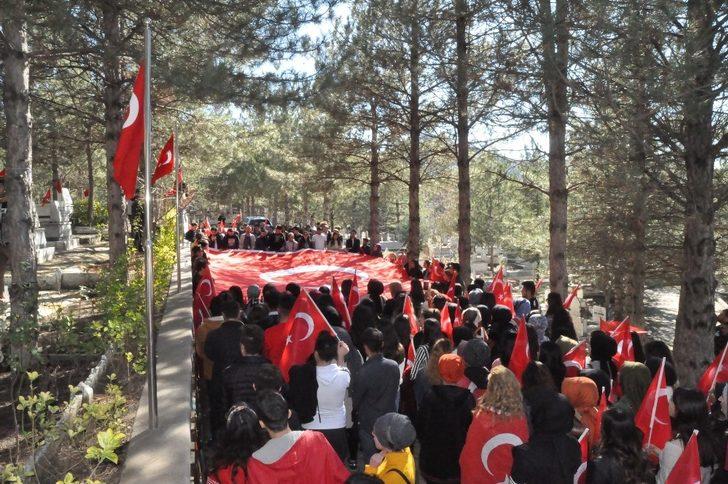 Sungurlu’da öğrenciler şehitler için yürüdü G4