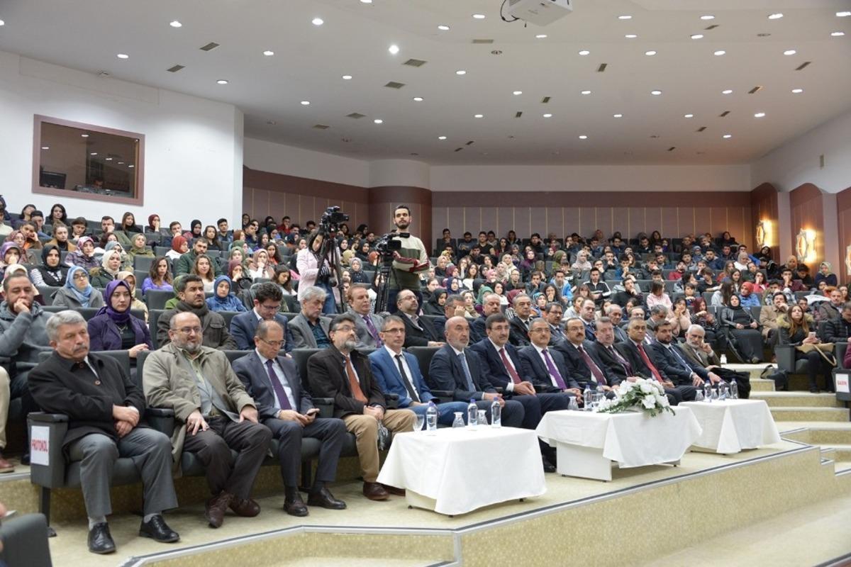 &ldquo;T&uuml;rkiye&rsquo;nin Dış Politikası ve Ortadoğu&rdquo; konferansı yapıldı