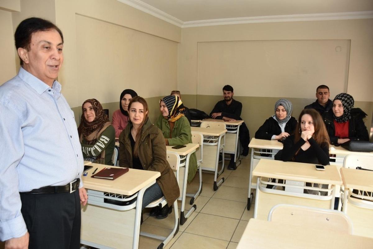 Şehzadeler&rsquo;den yetişkinler i&ccedil;in İngilizce kursu