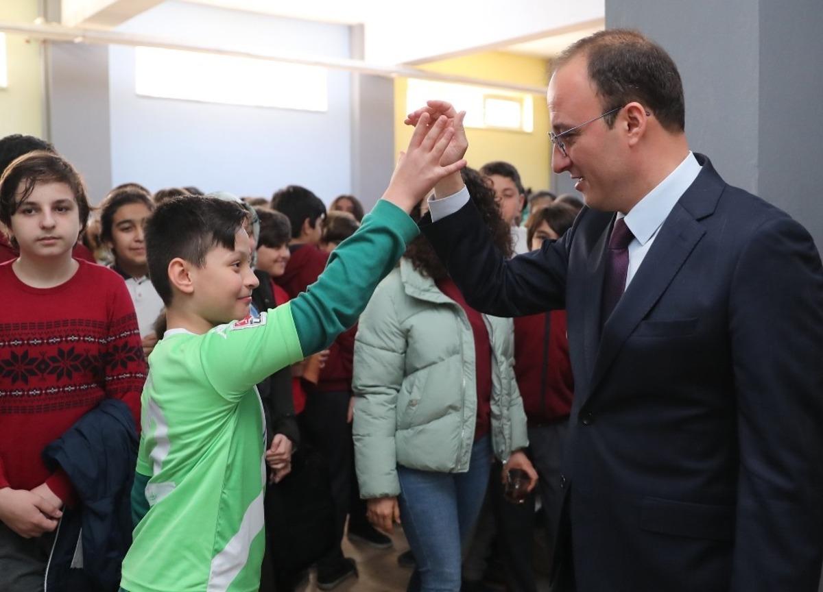 &Ouml;ğrencilere deprem anında yapılması gerekenler anlatıldı