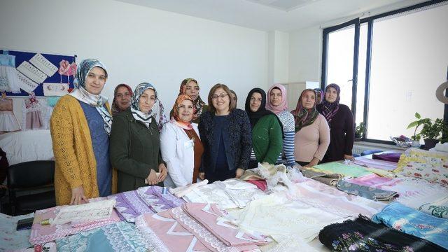 Başkan Şahin’den Beykent Gasmek Fatih Sultan Mehmet Eğitim Akademisi’ne ziyaret