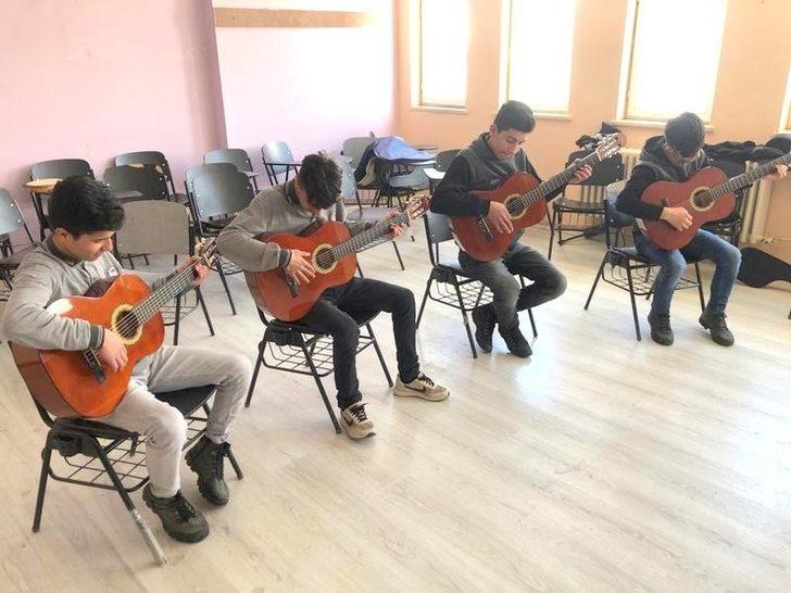 Van’da “Genç Umutlarla Mutlu Yarınlara” projesi G4