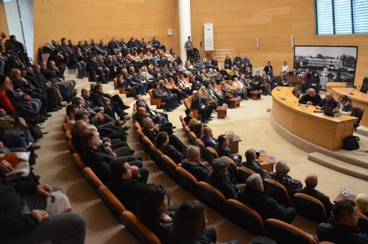 Akhisar Belediyesi deprem uzmanlarını vatandaşla buluşturuyor