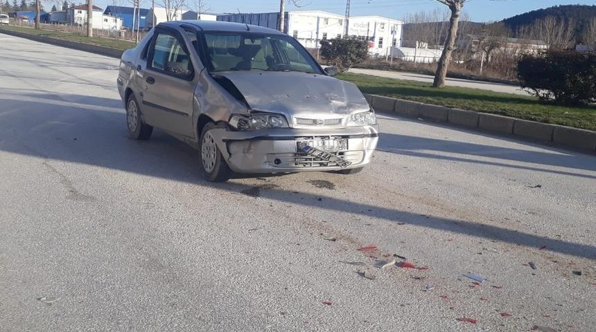 Otomobiller &ccedil;arpıştı, 2 yaralı