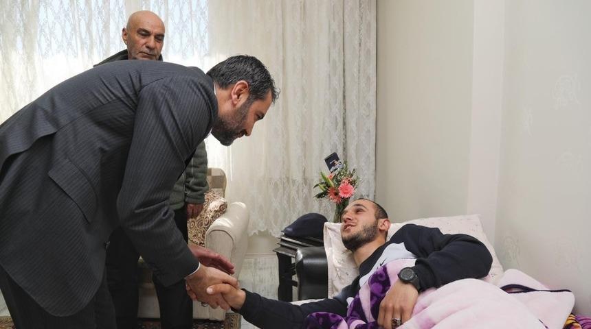 Başkan Şerifoğulları, İdlib Gazisi Y&uuml;ce&rsquo;yi ziyaret etti