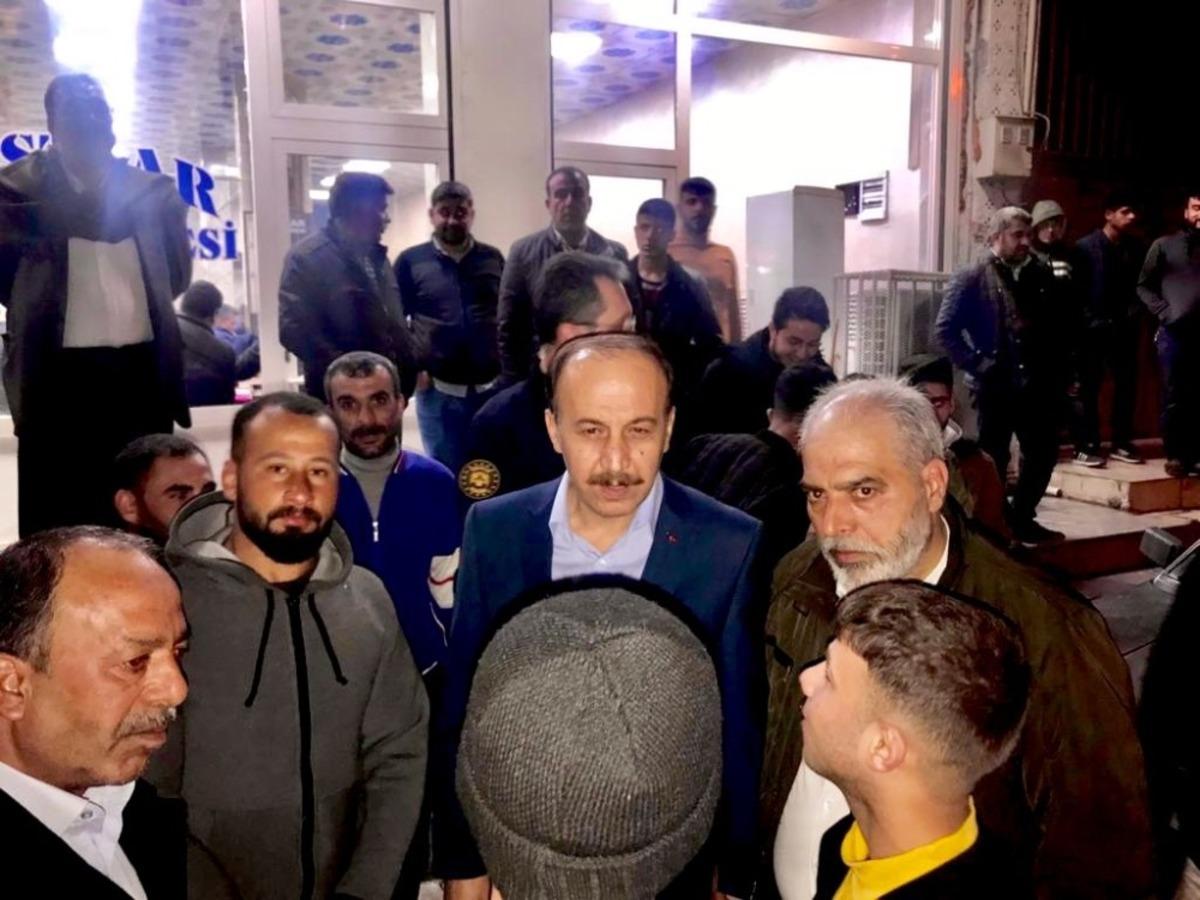 Vali Erin vatandaşlarla bir araya geldi