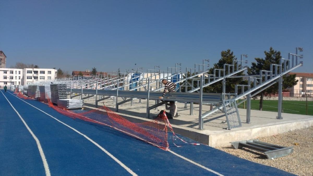Dumlupınar stadında portatif trib&uuml;n &ccedil;alışmaları başladı
