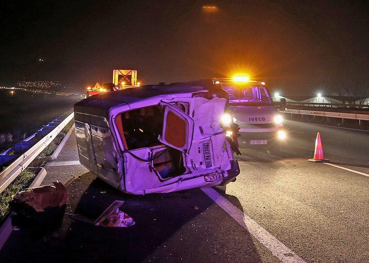 Bursa'da düzensiz göçmenleri taşıyan minibüs devrildi: 21 yaralı G1